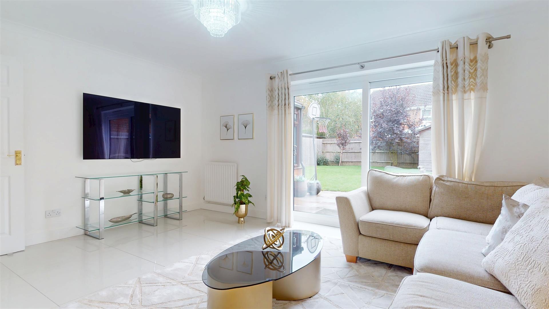 4 bed property in Wrens Park, Milton Keynes